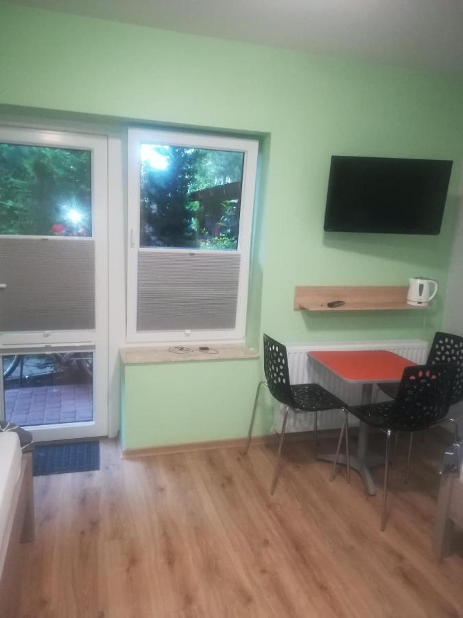 Noclegi Julia Pokoje 1-3 Parter Sniadanie Kontynentalne Kielce Exterior foto