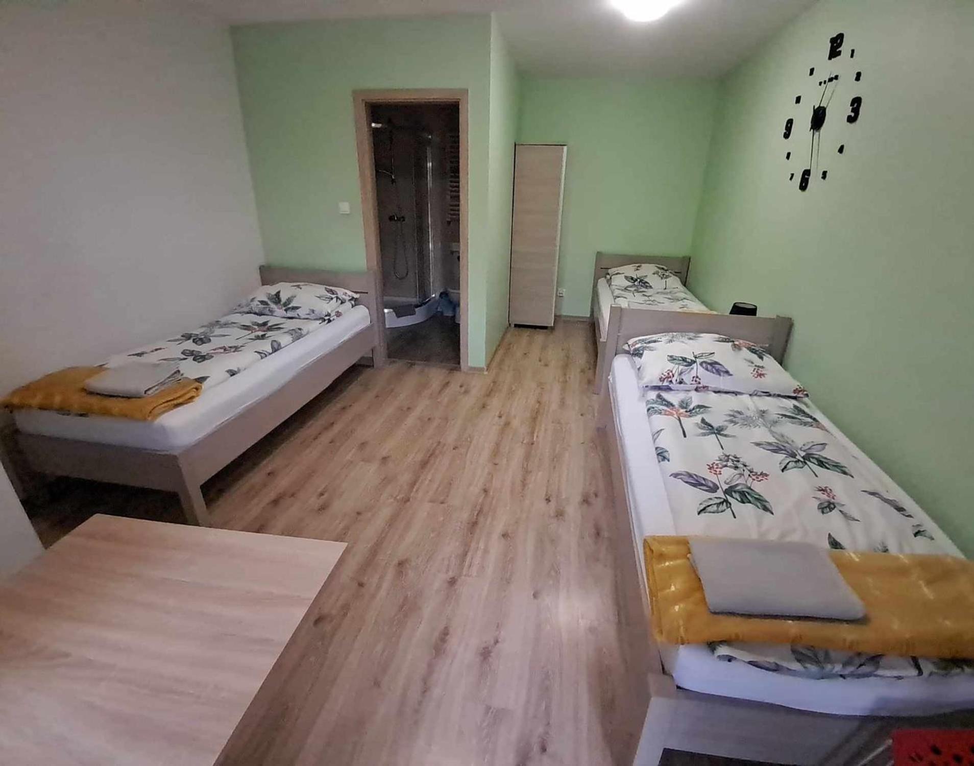 Noclegi Julia Pokoje 1-3 Parter Sniadanie Kontynentalne Kielce Exterior foto