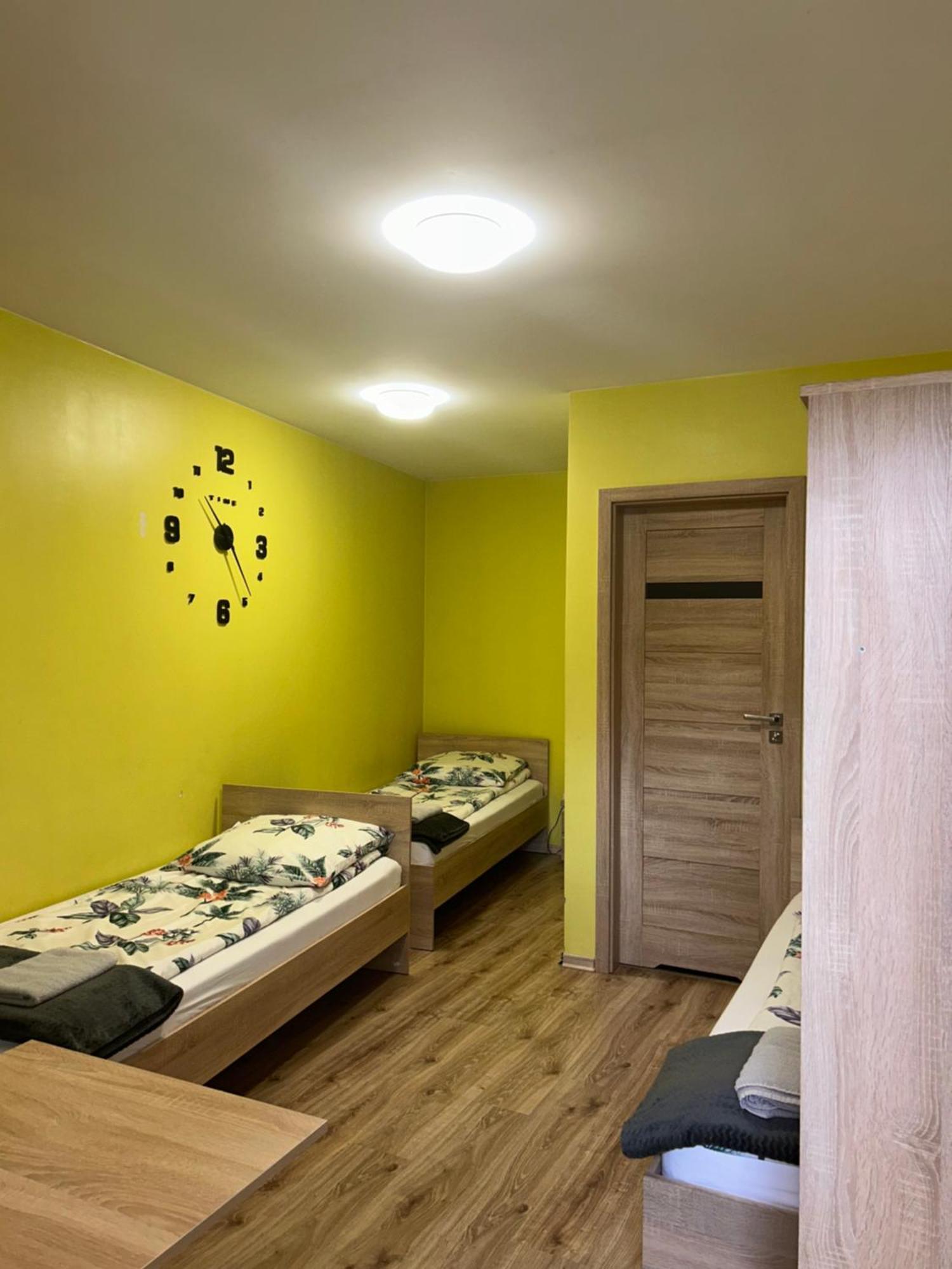 Noclegi Julia Pokoje 1-3 Parter Sniadanie Kontynentalne Kielce Exterior foto